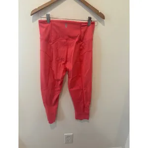 FP Movement Coral Scallop Hem Cropped Leggings Athleisure‎ Workout Capris thumbnail 4