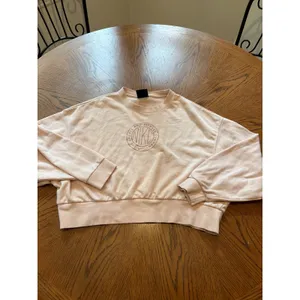 Nike Womens Sportswear Cropped Crewneck Sweatshirt Pink Embroidered Logo XS thumbnail 2