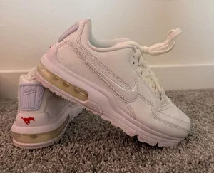 Nike Air Max 270 Shoes thumbnail 1