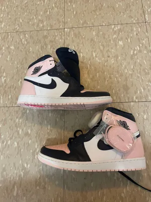 Nike Wmns Air Jordan 1 Retro High OG SE 'Bubble Gum' - Size 11 brand new will come in a replacement box thumbnail 5