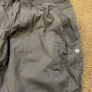 Lululemon Women’s Grey Studio Crop Pants - No Liner thumbnail 5