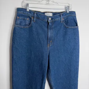 NWOT Abercrombie & Fitch‎ Curve Love 90s Straight Ultra High Rise 32/14 Short thumbnail 6