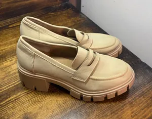 Crown Vintage Tan Heeled Loafers‎ Size 6 thumbnail 1
