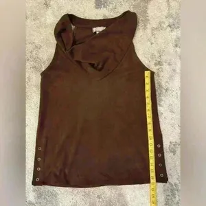 Women’s The Real Sleeveless Blouse thumbnail 4
