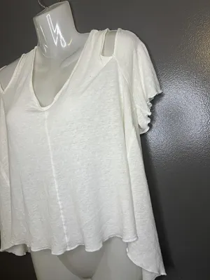 Free People Shirt Womens Small White V Neck Cold Shoulder Ruffle Sleeve Boho thumbnail 3