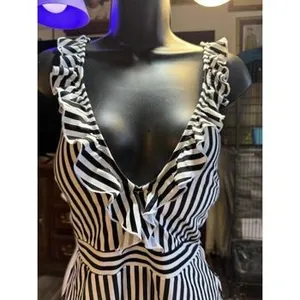 womens one piece swimsuit size 30D‎ thumbnail 2