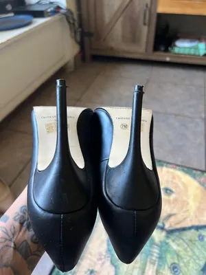 Chinese Laundry Black Pointed-Toe Heels thumbnail 5
