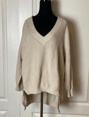 EXPRESS CREAM KNIT OVERSIZED V NECK TUNIC SWEATER thumbnail 1