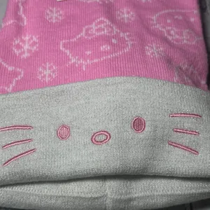 Hello Kitty Pink Face Snowflake Holiday Santa Hat NEW Adult One Size thumbnail 3