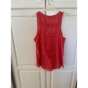 Lucky Brand Womens Coral Red Eyelet Lace Henley Tank Top Sleeveless Shirt Medium thumbnail 5