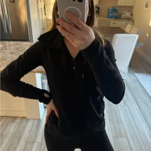lululemon Define Jacket Black Full Zip Luon Size 8 Thumbholes thumbnail 2