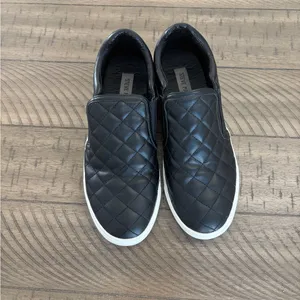 Steve Madden Black Quilted Slip-On Sneakers thumbnail 3