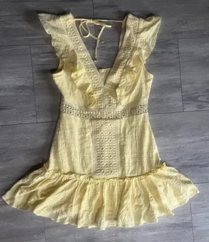 Audrey Parks Francesca’s Yellow Lace Detailed Dress Medium thumbnail 1