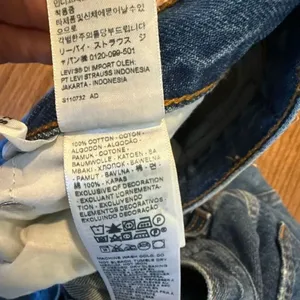 Levi’s low pro straight distressed dark wash jeans 27 thumbnail 12