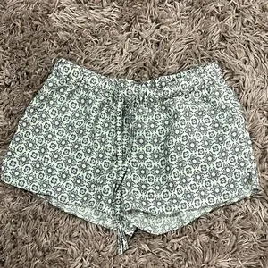 Women’s Xhilaration Medium Sleepwear Green Shorts thumbnail 1