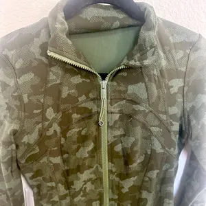 Lululemon Define Jacket Heritage Camo Dark Olive Green Twill Size 6 RARE thumbnail 4