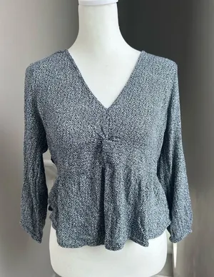 Hollister Babydoll Top Blue‎ Ditsy Floral V-Neck Y2K Coquette thumbnail 1