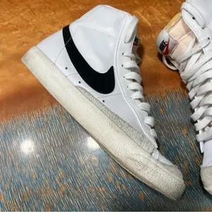 Nike Blazer Mid ‘77 Vintage White Black Sneakers basketball foam tongue 7.5 thumbnail 4