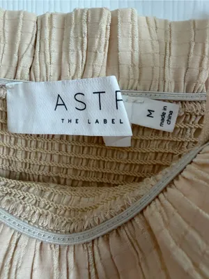 ASTR The Label Twiggy Smocked Ruffle Strap Crop Top Cream M thumbnail 3
