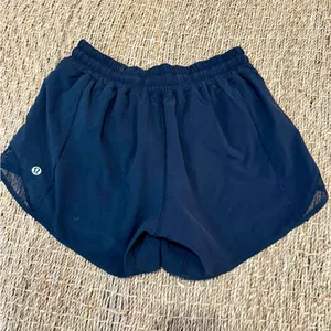 Lululemon - Hotty Hot Shorts Black Size 4 Tall thumbnail 3