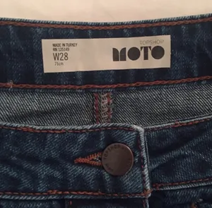 Topshop Moto Denim Button Skirt, Size 28 thumbnail 5