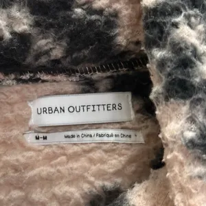 URBAN OUTFITTERS Laura Storm Fleece‎ Zip Pocket Long Sleeve Sherpa Jacket Med thumbnail 4