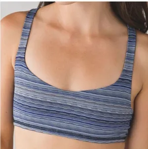 Lululemon Free To Be Bra Size 6 thumbnail 3