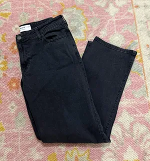 Hollister High Rise Straight Jean thumbnail 1