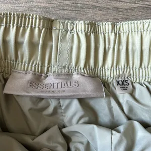 Essentials fear of god shorts Green Size XXS thumbnail 4