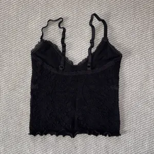 Urban Outfitters Out From Under Black Crop Lace Cami Sz Xs/S thumbnail 2