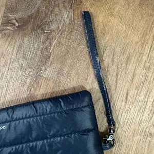 GOLLA | Navy Blue Quilted Wristlet‎ Pouch Zip Top Coin Purse thumbnail 2
