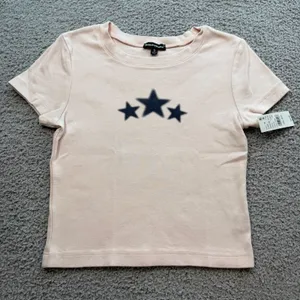 Third Charm PacSun Women Light Pink Star Graphic Baby Tee Shirt Small Crop NWT thumbnail 1