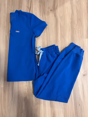 Figs XS /P Bottom XXS\P Top Scrub Set thumbnail 1
