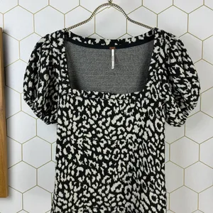 Free People No Type Top Black Leopard Print Puff Sleeve Top - Size - XS thumbnail 8