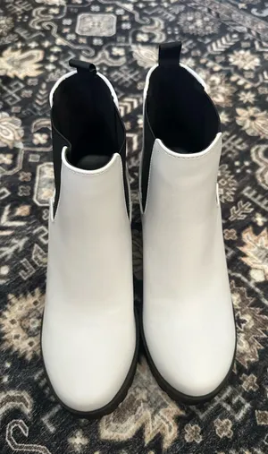 Soda white ankle boots thumbnail 1