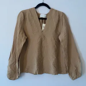 NWT Self Contrast Anthropologie Tan Brown Long Sleeve Tunic Blouse size Medium thumbnail 2