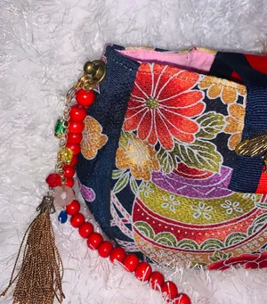 Handmade Bee Bag Pouch/ Crossbody thumbnail 4