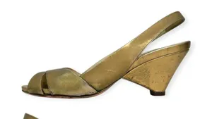 PRADA | US 8.5 / IT 38.5 | Metallic Gold Leather Peep-Toe Slingback Pumps thumbnail 4