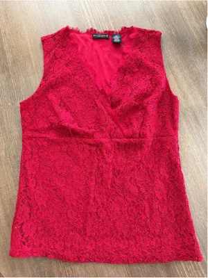 Bay Studio Red Lace Sleeveless Blouse Size M EUC Size M thumbnail 1