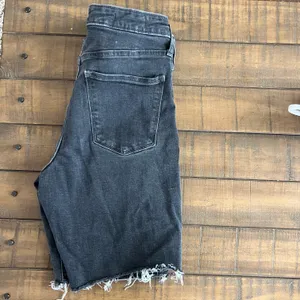 Bermuda High rise  shorts thumbnail 2