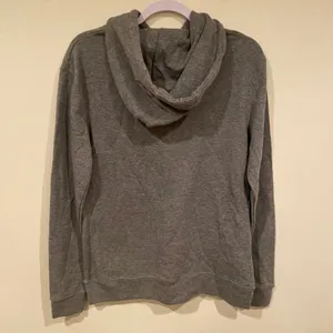 The Office Kelly Kapoor‎ New Years Resolution Gray Hoodie M thumbnail 3