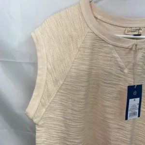 NEW Universal Thread women's cream sleeveless thick knit textured vest top M‎ thumbnail 2
