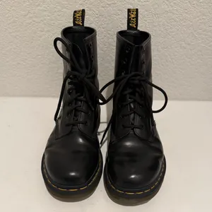 Dr. Martens Docs 1460 Smooth Black Leather Ankle Boots 11822 Size US 7 / EU 38 thumbnail 3