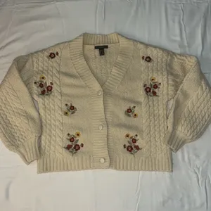 Forever 21‎ Cardigan Women Sz S Ivory Floral Embroidery Y2K Inspired Grannycore thumbnail 3