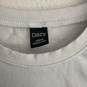 Dazy White Short Sleeve Cropped Baby Tee Slim Fit Crew Neck Size M thumbnail 6