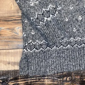 American Eagle Grey Sweater size medium thumbnail 2