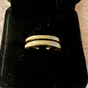 Gorgeous Ladies Golden Faux Gemstone Adjustable Statement Ring Size 7-9 thumbnail 2