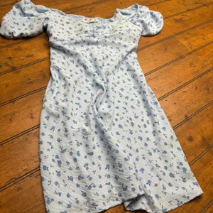No‎ Boundaries Light Blue Ditsy Floral Puff Sleeve Smocked Mini Dress Small thumbnail 1