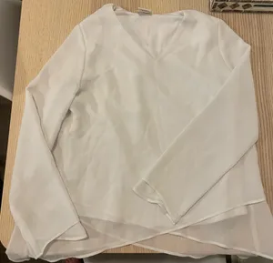 White flowy blouse Size XS thumbnail 1