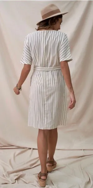 NWT White MIDI DRESS Size XS thumbnail 2